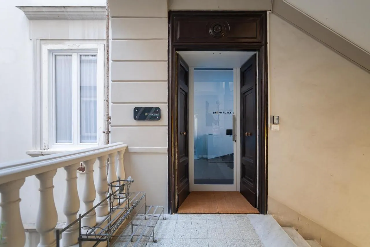 Bed and Breakfast Skyhouse Duomo à Naples Couette-café