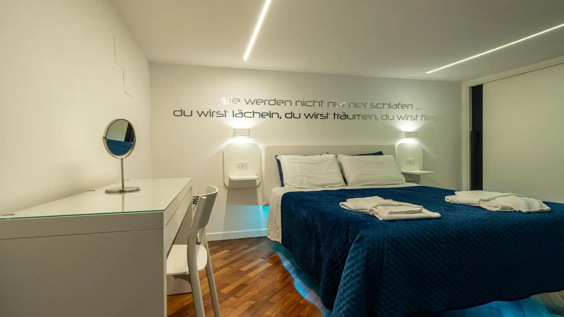 Bed and Breakfast Skyhouse Duomo à Naples 2*,  Italie