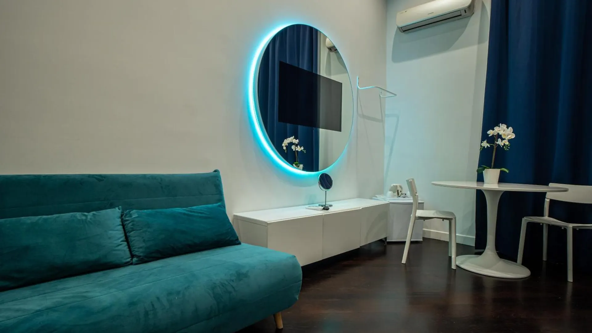 나폴리 Skyhouse Duomo B&B 2*,