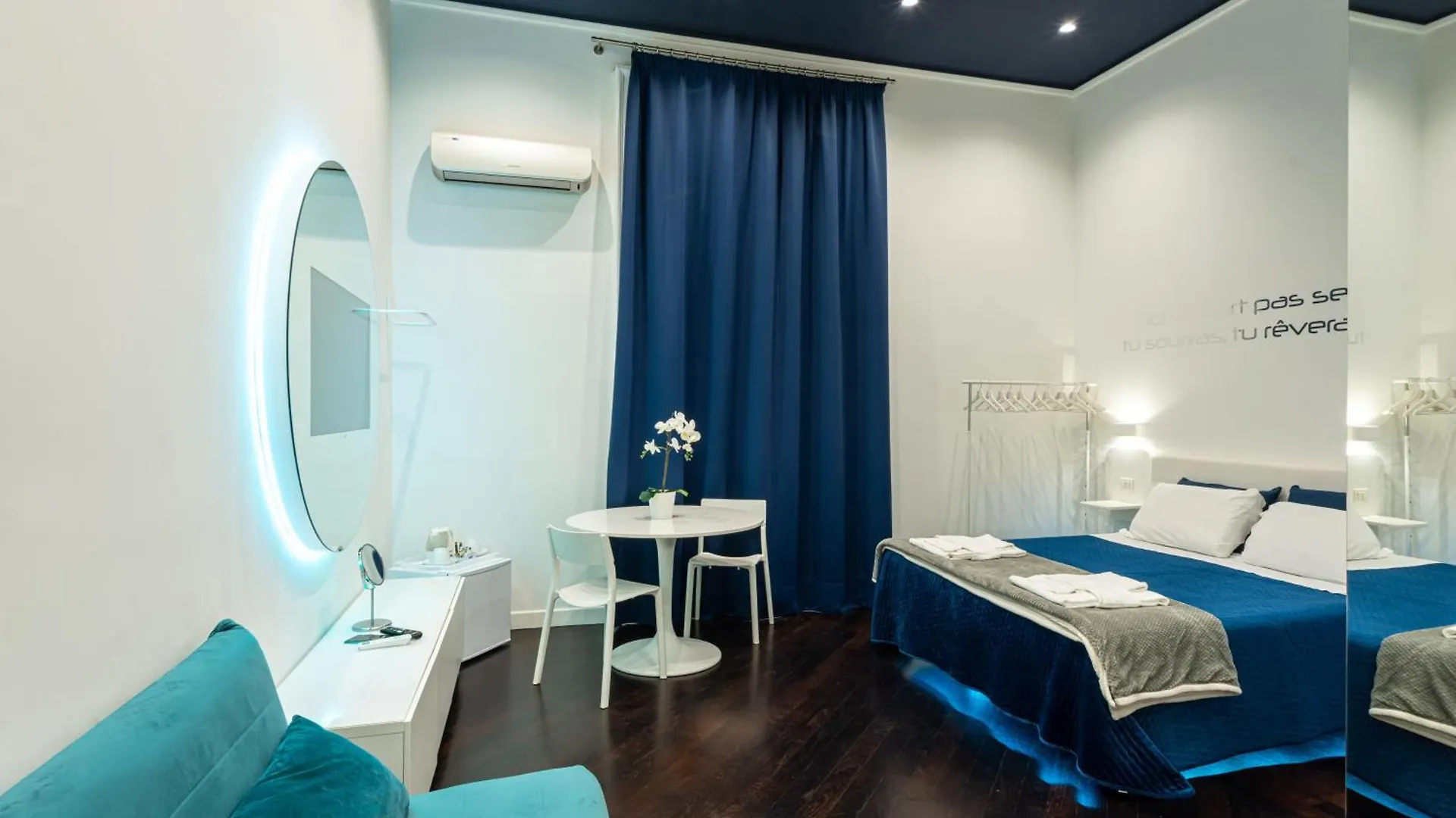 나폴리 Skyhouse Duomo B&B