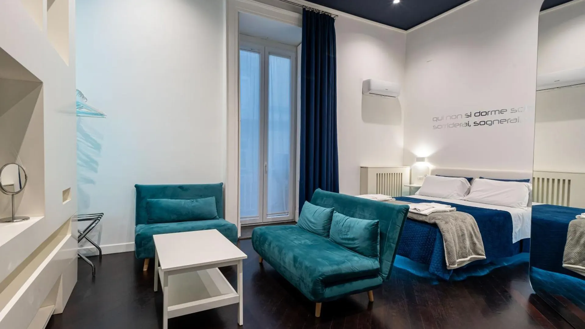 나폴리 Skyhouse Duomo B&B