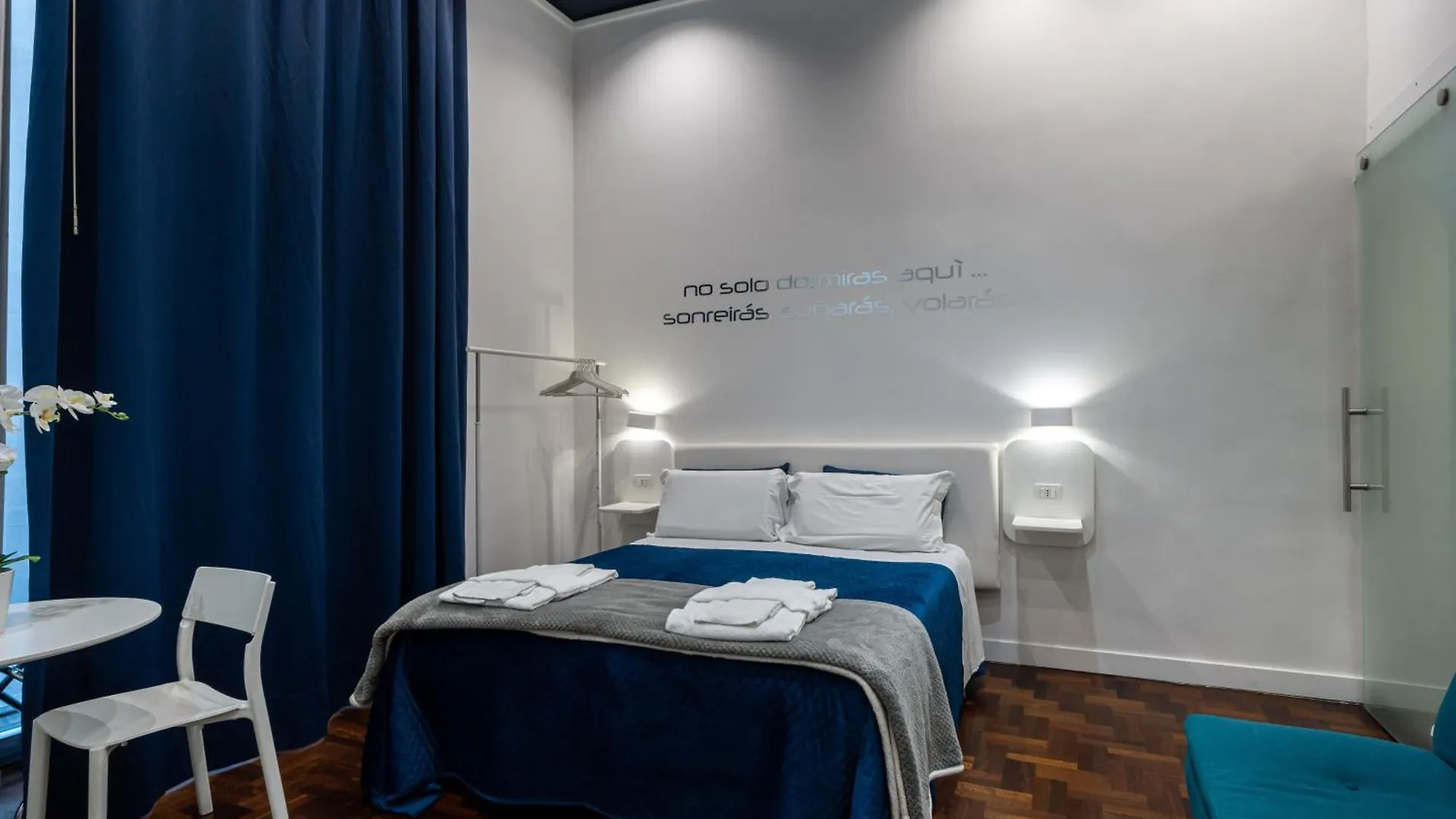 나폴리 Skyhouse Duomo B&B